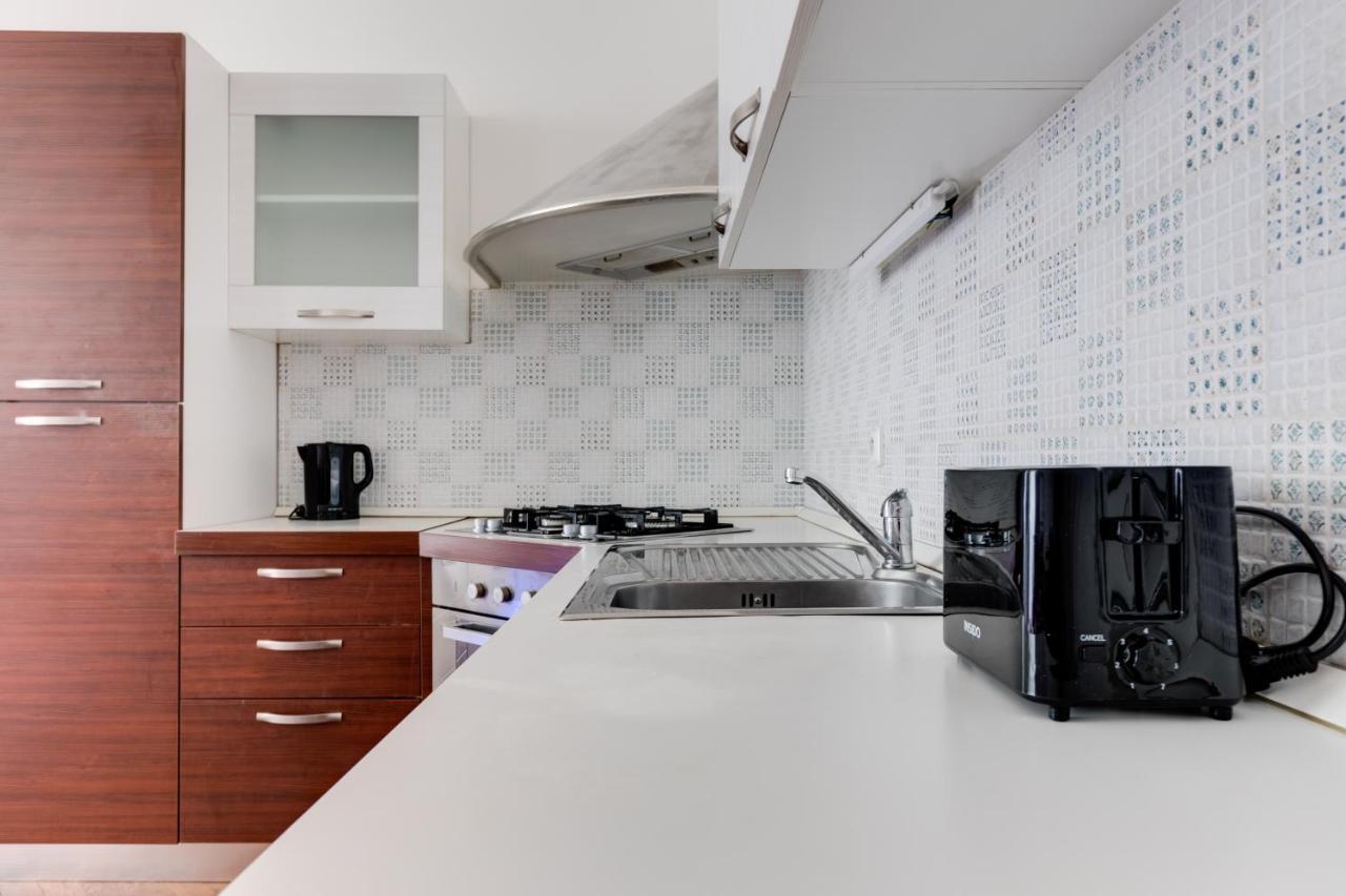Luxury Riverside Apartments In The Center Of Prague Exterior photo