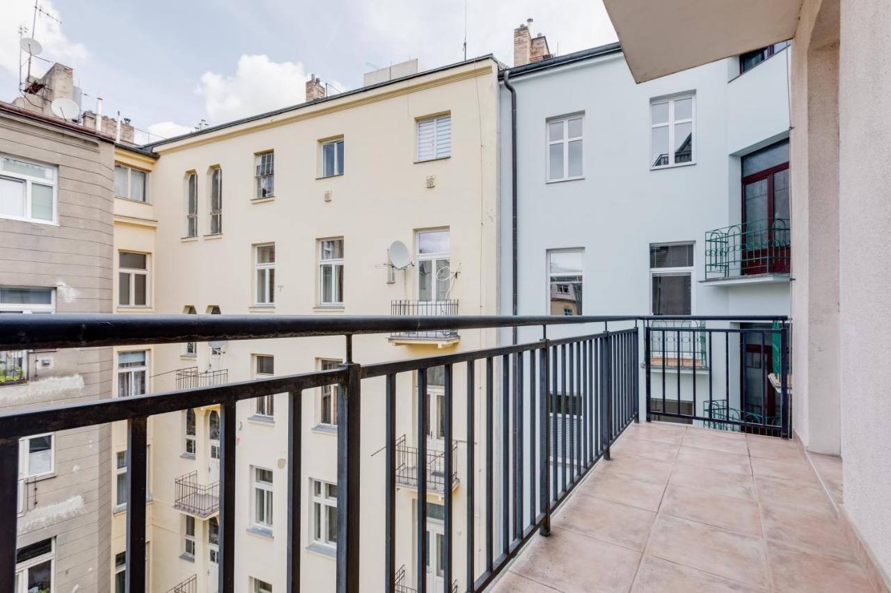 Luxury Riverside Apartments In The Center Of Prague Exterior photo