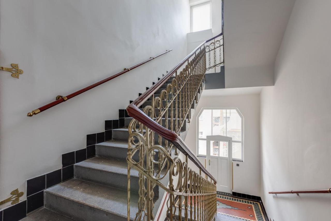 Luxury Riverside Apartments In The Center Of Prague Exterior photo