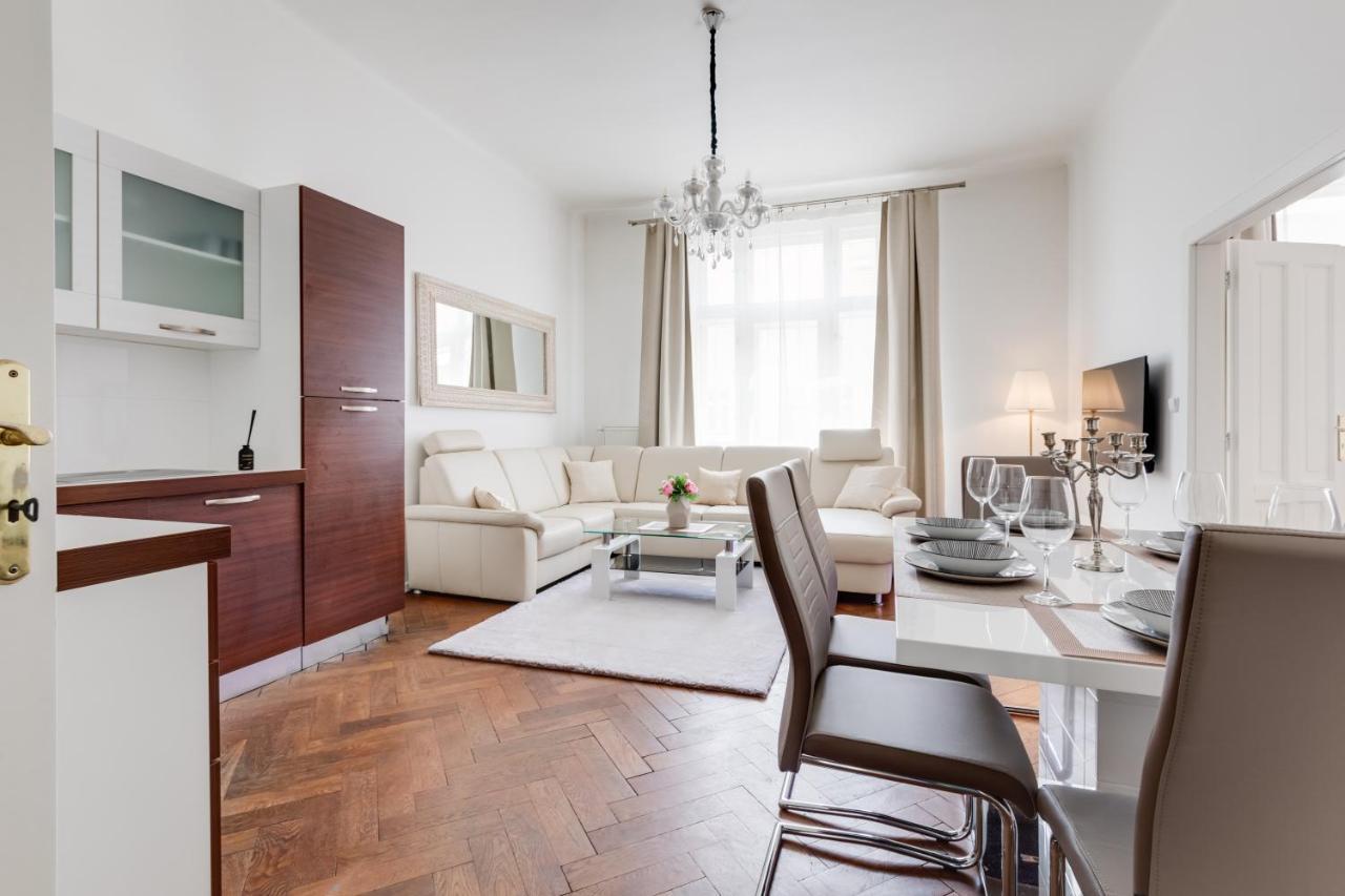 Luxury Riverside Apartments In The Center Of Prague Exterior photo