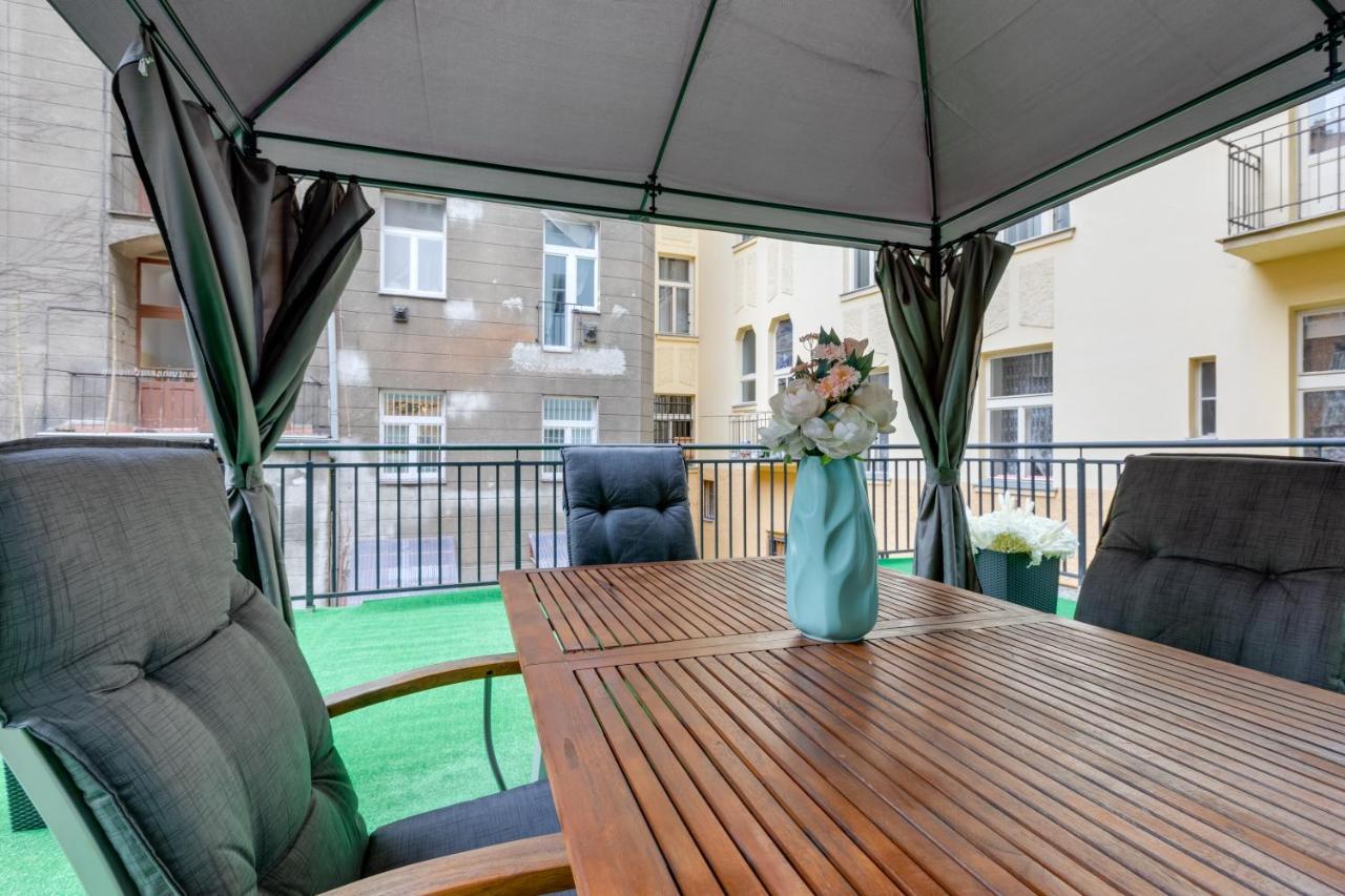 Luxury Riverside Apartments In The Center Of Prague Exterior photo