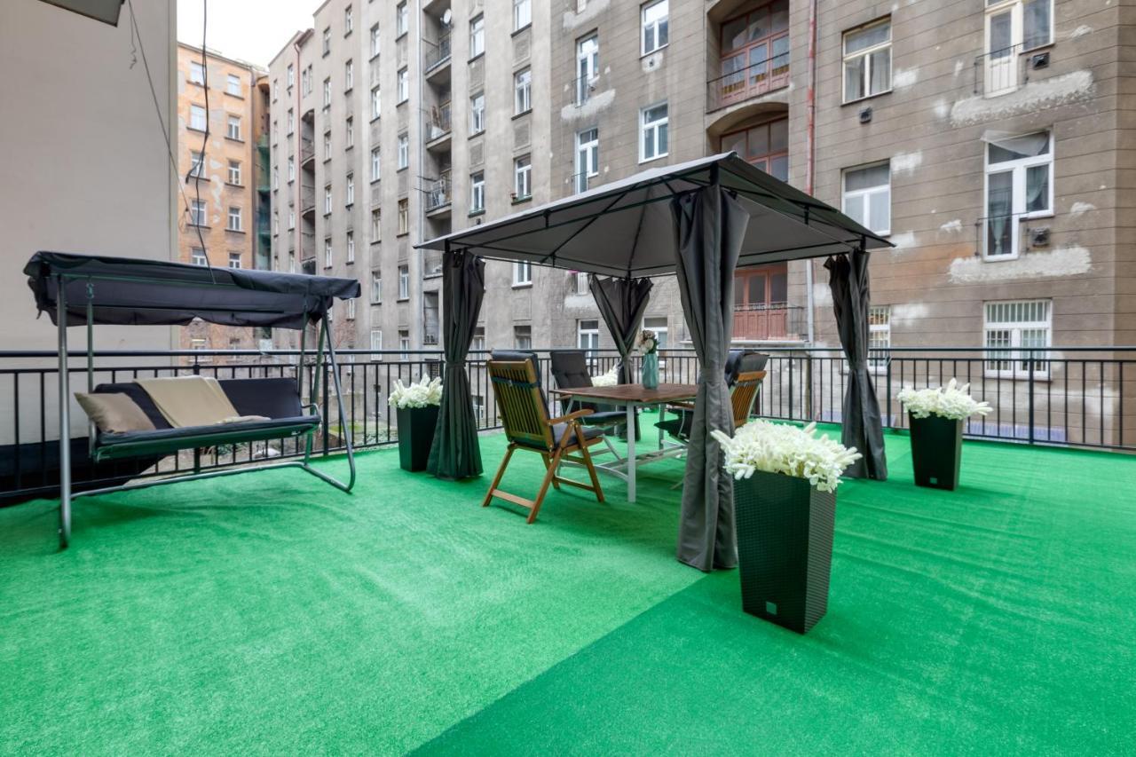 Luxury Riverside Apartments In The Center Of Prague Exterior photo