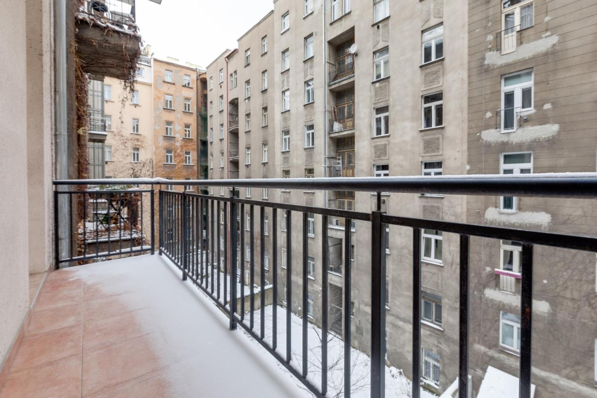 Luxury Riverside Apartments In The Center Of Prague Exterior photo